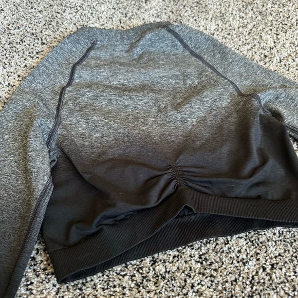 New Gymshark Adapt Ombré Long sleeve crop Small seamless black grey, ruched back - Picture 4 of 5